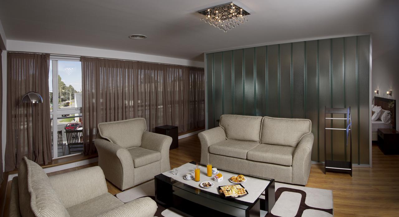 Global Hotel Centenario Bagian luar foto